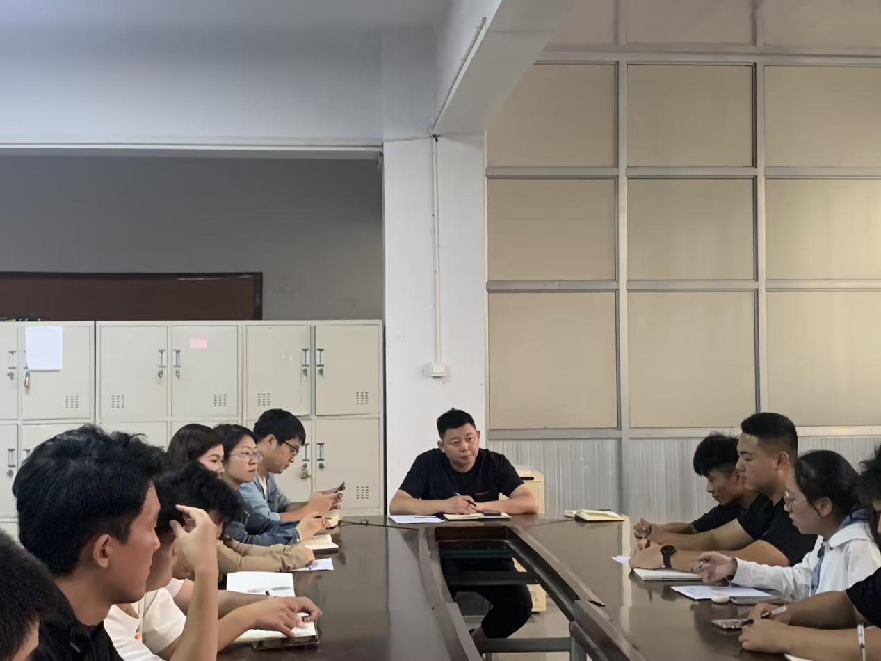 “我为员工办实事”——公司组织召开新生学长座谈会 “我为员工办实事”——公司组织召开新生学长座谈会